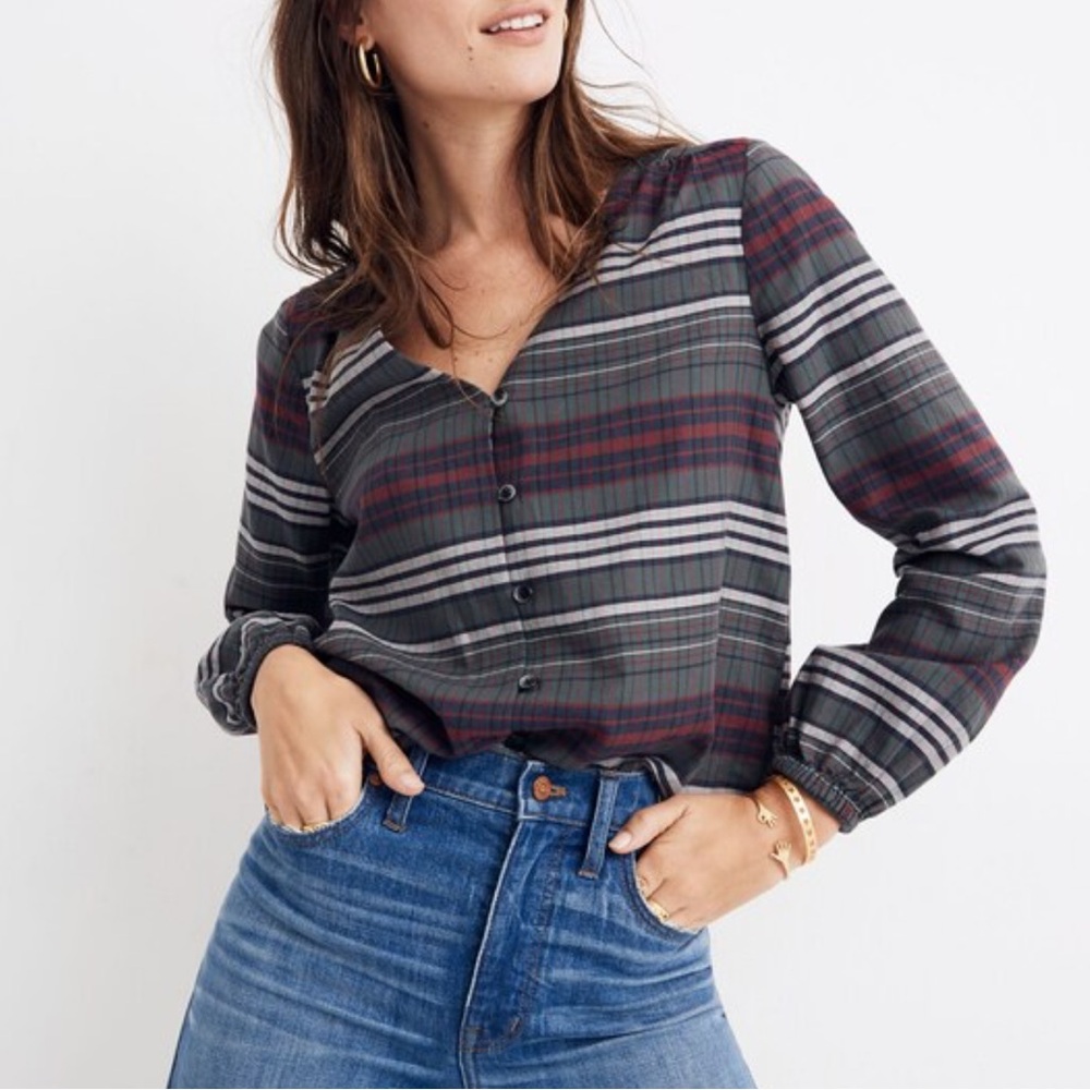 Madewell V-Neck Button-Down Shirt in Pineview Plaid